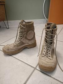 Anfibi desertici militari taglia 40