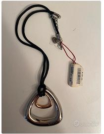 collana con ciondolo in acciaio