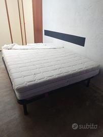 Letto matrimoniale con doghe