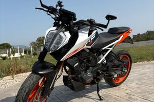 KTM DUKE 125