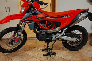 KTM 690 Enduro R 2024