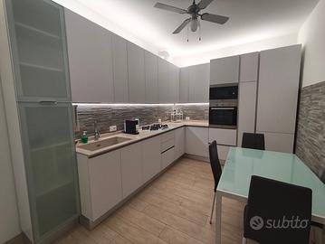 Ristrutturato e arredato pronto da vivere