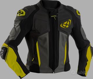 Giacca e pantaloni da moto