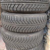 4 gomme invernali 185/65 R15 T con cerchi