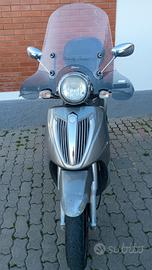Piaggio Carnaby 300