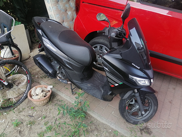 Scooter Aprilia sxr 50