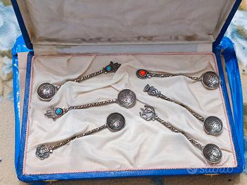 Cucchiaini da collezione orientali