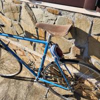vecchia bici da corsa vicini - vintage