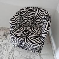 POLTRONA ZEBRATA E  POUF CHATEAUX  D'AX