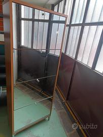 Scarpiera con ante a specchio e ripiani