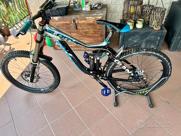 Bici Downhill  Giant Glory 27,5”