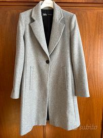 tipo di abbigliamento] in buone condizioni.