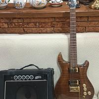 Chitarra elettrica con ampli 
