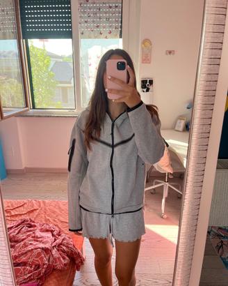tech nike