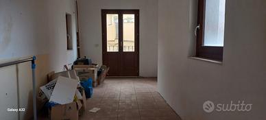 Piccolo monolocale con garage