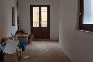 Piccolo monolocale con garage