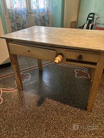 Tavolo da cucina d’epoca