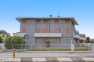 Immobile di 211 m² con più di 5 locali a Albignase