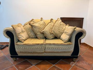 DUE DIVANI da 3 e 2 posti
