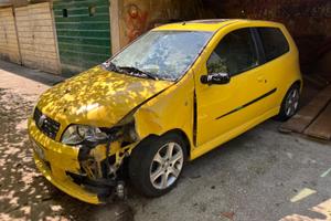 Fiat Punto HGT del 2005 incidentata