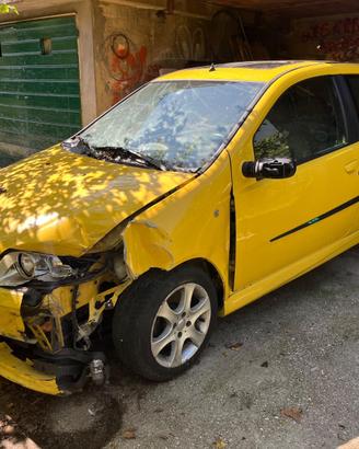 Fiat Punto HGT del 2005 incidentata
