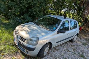 CLIO 1.2 BENZINA DEL 2003 CON IMPIANTO A METANO