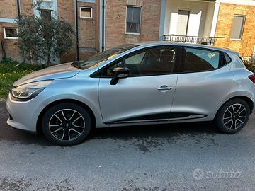 Renault Clio 1.2 benzina adatta neopatentati