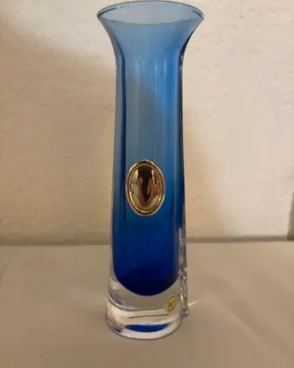Vaso mono fiore, cristallo blu