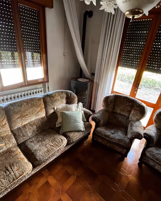 Salotto vintage in legno