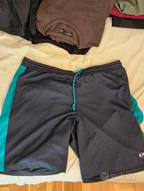 pantaloni corti