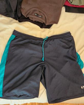 pantaloni corti