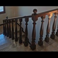 Ringhiera scala - paletti verticali in legno