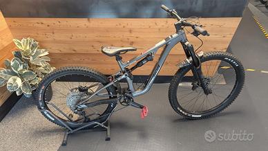 ONE-SIXTY 500 2023 taglia S