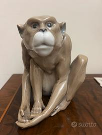 Porcellana scimmia firmata  R maissein volkstedt