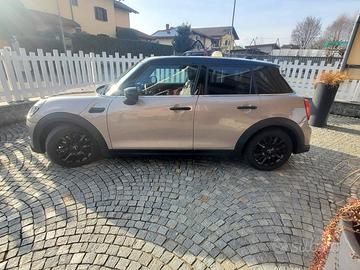 Mini cooper 5 porte benzina