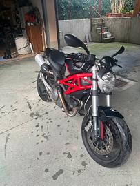 Ducati Monster 696