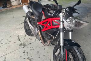 Ducati Monster 696