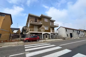 3 LOCALI A VERCELLI