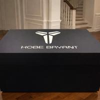 SCARPIERA BOX KOBE BRYANT