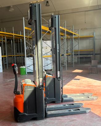 Stoccatore - carrello elettrico
