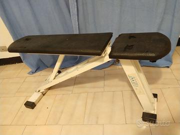 panca per allenamento con pesi