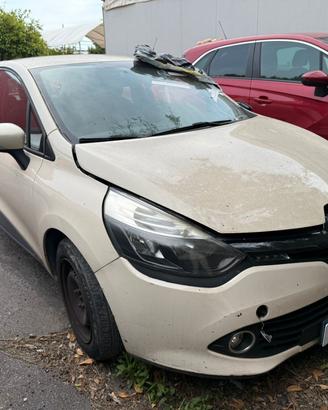 Renault Clio 1.5 Dci 75cv Incidentata