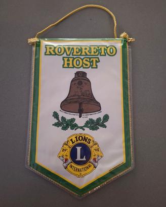 Gagliardetto Lions Club Rovereto Host