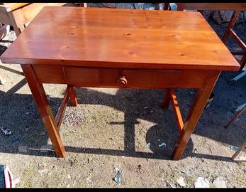 Comodini e scrivanie in legno 35€