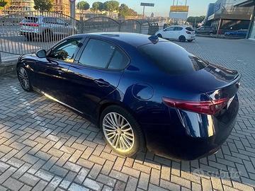 Alfa Romeo Giulia 2.2 turbodiesel 150cv 2016