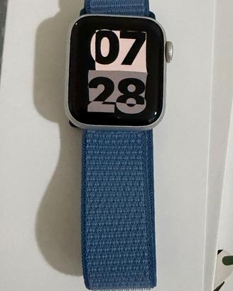 Apple Watch SE seconda generazione 40 mm
