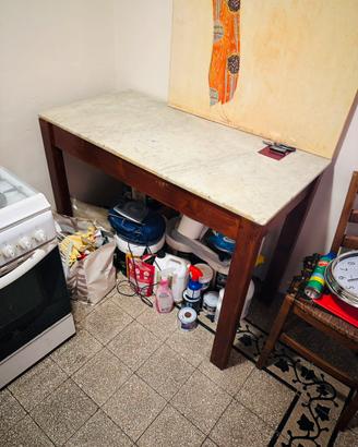 Tavolo con marmo di carrara