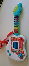 chitarra giocattolo 