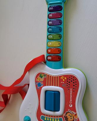 chitarra giocattolo 