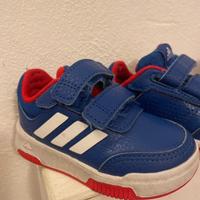 Scarpine Adidas nr 20 piu omaggio scarpe Spiderman